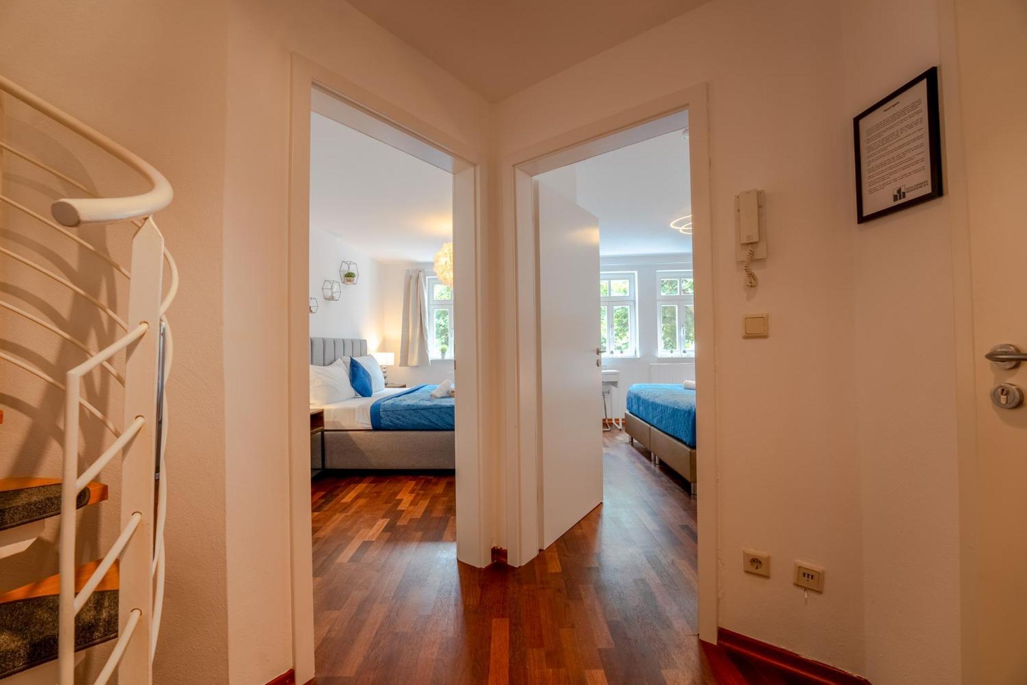 Schlossberg Residences - Markplatz City-Apartment Weinheim Esterno foto