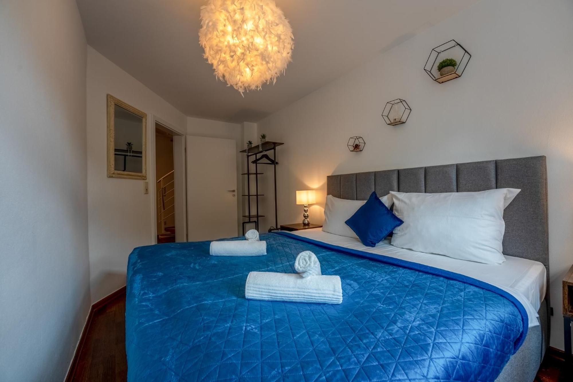 Schlossberg Residences - Markplatz City-Apartment Weinheim Esterno foto