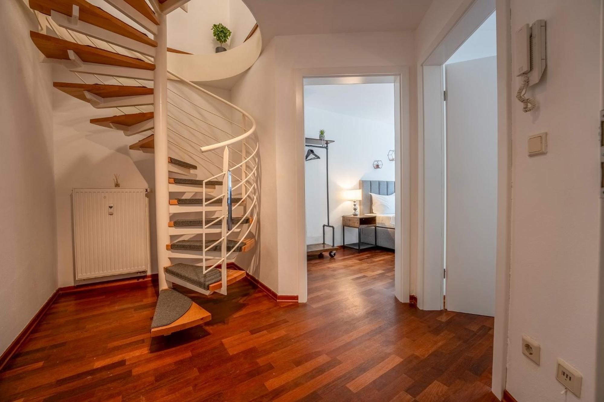 Schlossberg Residences - Markplatz City-Apartment Weinheim Esterno foto